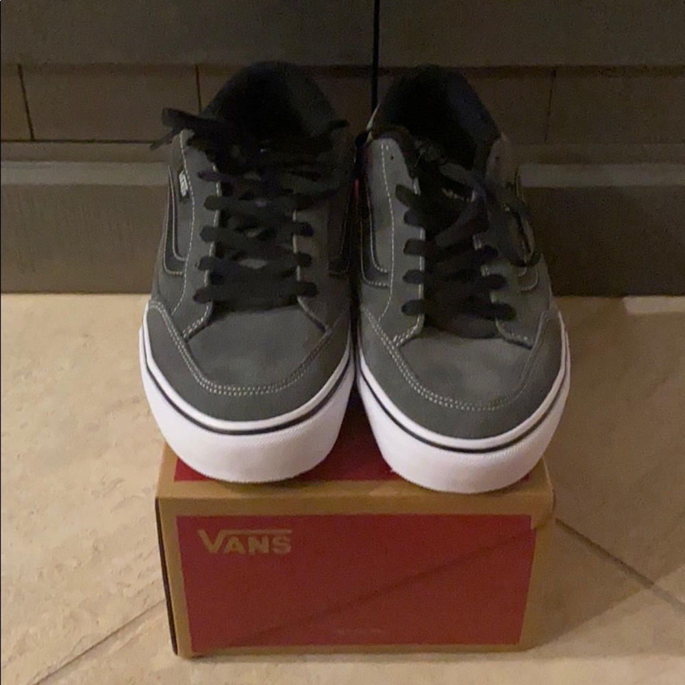 Vans off the wall sneakers
